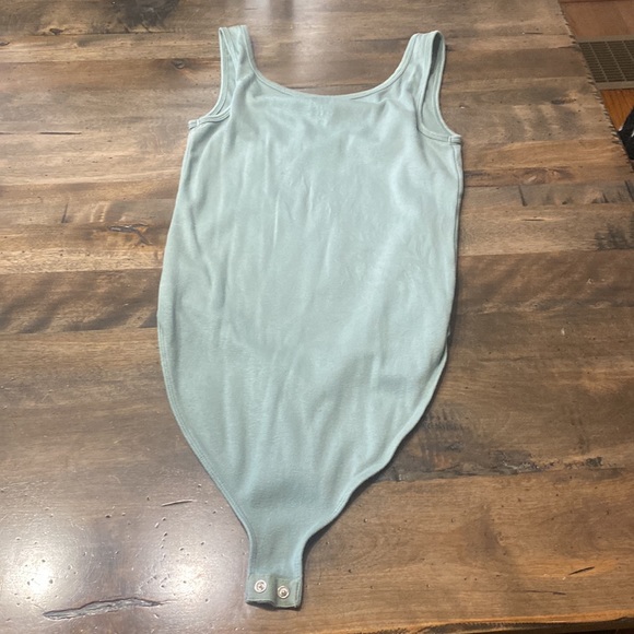Green Gap Bodysuit size small - Picture 2 of 4